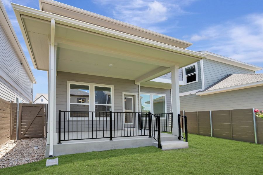 Exterior details and patio area of a home in Double Creek Crossing, Round Rock (Image 3).