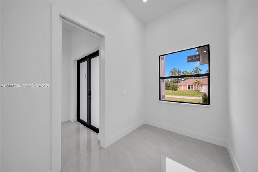 Spacious, unfurnished interior of a new home in , Lehigh Acres (Image 19).