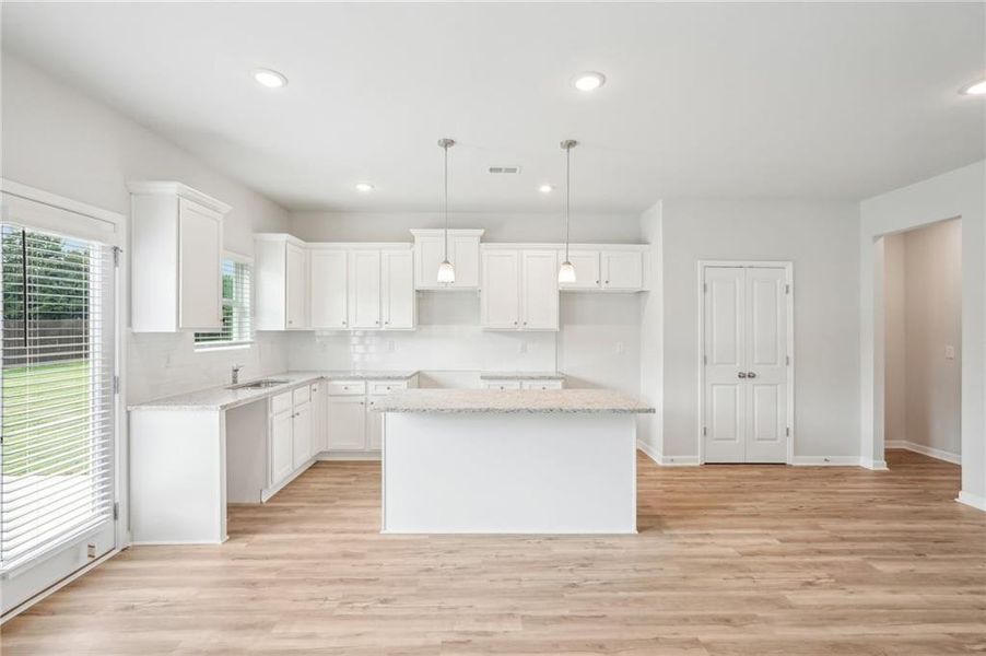 Furnished interior view inside a new home in Fairview Lake, Conyers (Image 5). Furnished interior view inside a new home in Fairview Lake, Conyers (Image 5).
