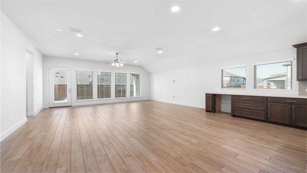 Spacious, unfurnished interior of a new home in Devonshire - Reserve 50', Forney (Image 16). Spacious, unfurnished interior of a new home in Devonshire - Reserve 50', Forney (Image 16).