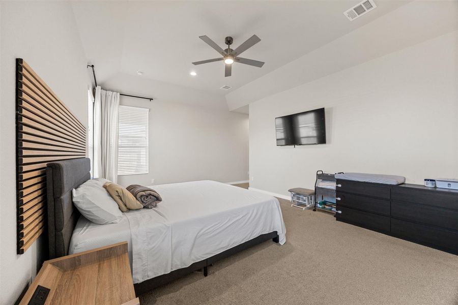 Furnished interior view inside a new home in Sunterra, Katy (Image 13).