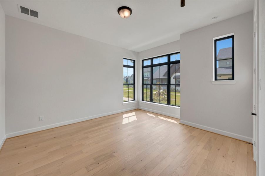 Spacious, unfurnished interior of a new home in , Richmond (Image 21).