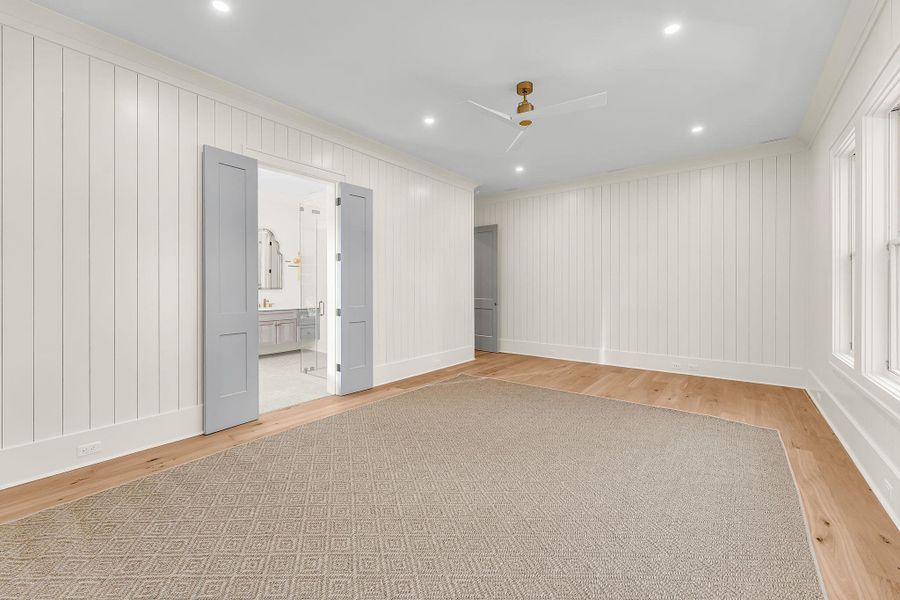 Spacious, unfurnished interior of a new home in , Isle Of Palms (Image 25).