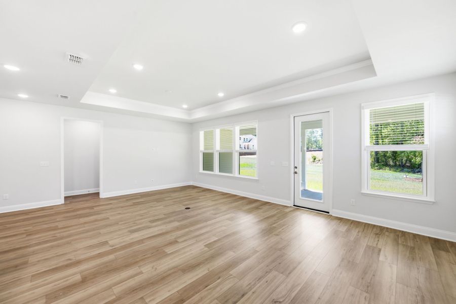Spacious, unfurnished interior of a new home in Oakleaf Chase, Blythewood (Image 16). Spacious, unfurnished interior of a new home in Oakleaf Chase, Blythewood (Image 16).