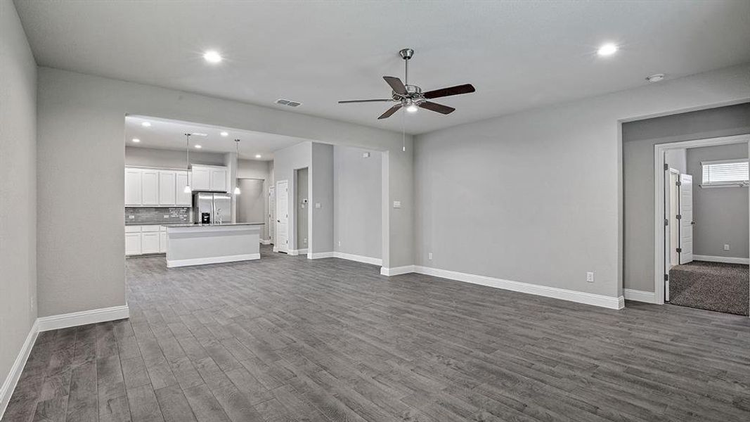 Spacious, unfurnished interior of a new home in Eagle Creek, Denton (Image 20). Spacious, unfurnished interior of a new home in Eagle Creek, Denton (Image 20).