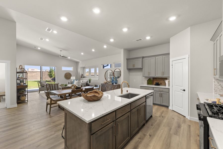 Furnished interior view inside a new home in Willow Grove, Melissa (Image 9).