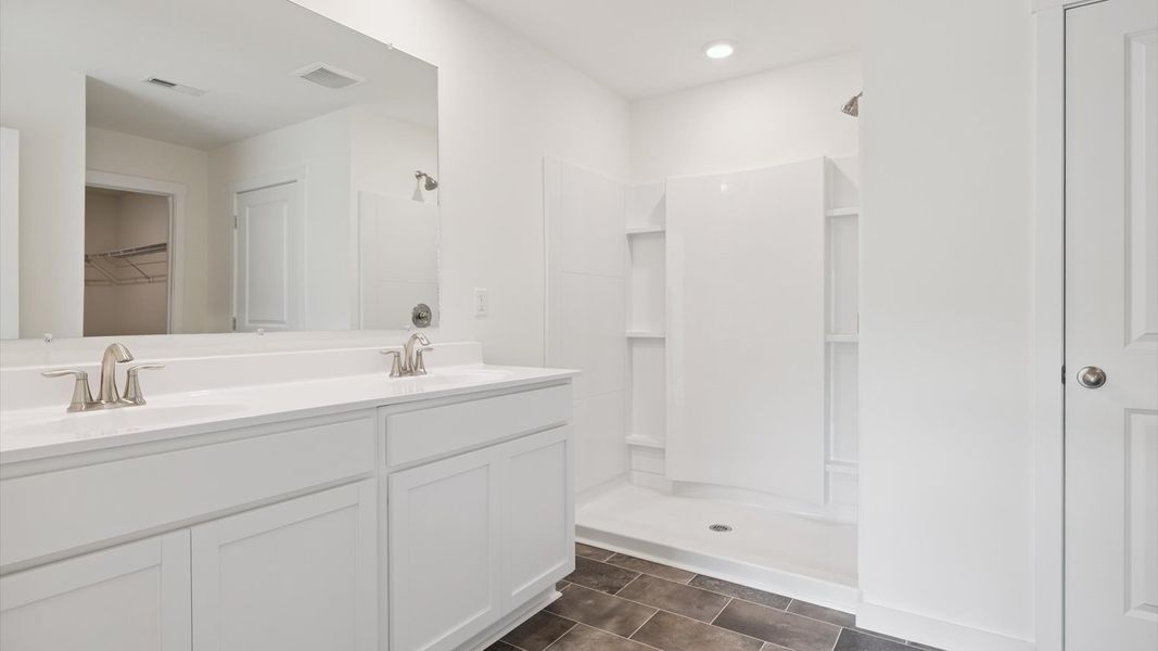 Furnished interior view inside a new home in Emory Creek, Harriman (Image 6).