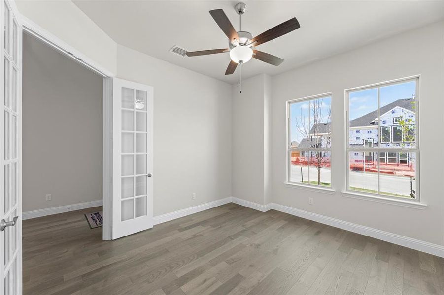 Spacious, unfurnished interior of a new home in Providence Cove, McKinney (Image 17).