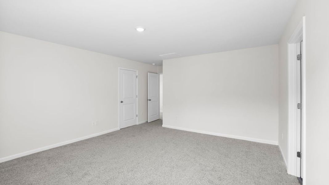 Spacious, unfurnished interior of a new home in Durbin Meadows, Fountain Inn (Image 32).