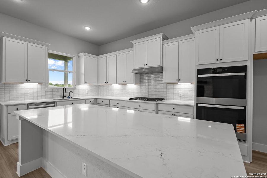 Furnished interior view inside a new home in Homestead, Schertz (Image 7).