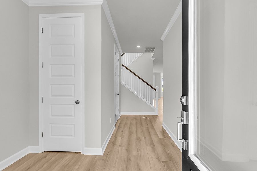 Spacious, unfurnished interior of a new home in Pineland Preserve, Summerville (Image 18).