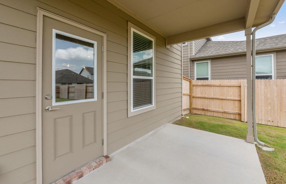 Exterior details and patio area of a home in Patterson Ranch, Georgetown (Image 8).