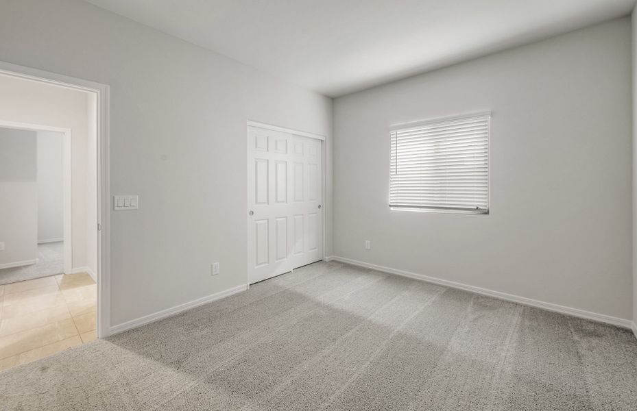 Spacious, unfurnished interior of a new home in El Cidro, Goodyear (Image 18).