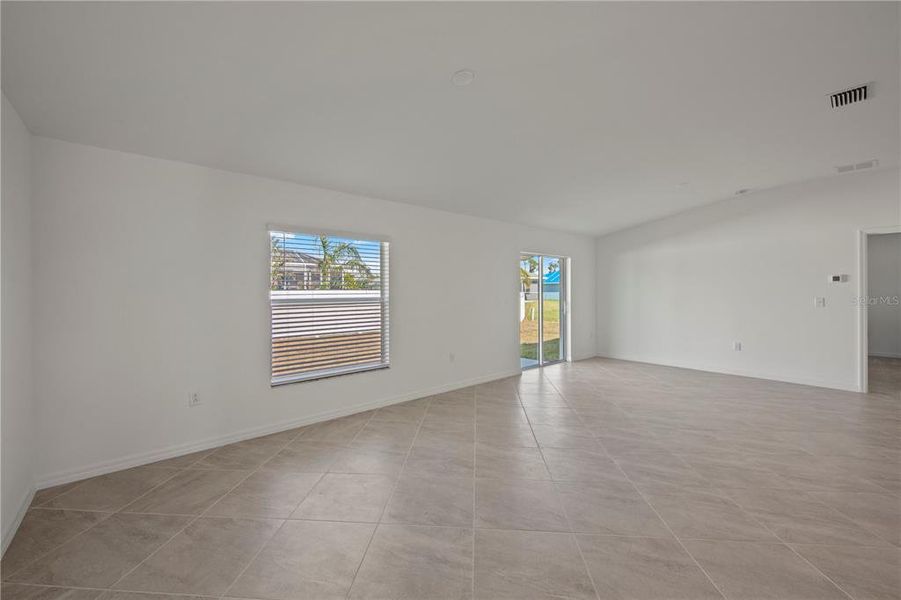 Spacious, unfurnished interior of a new home in Rotonda Lakes, Rotonda West (Image 24).