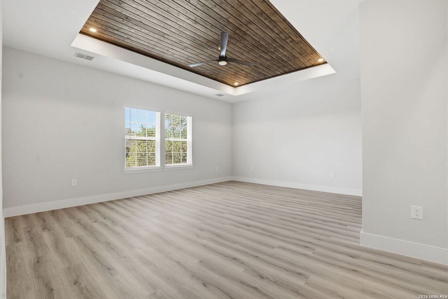 Spacious, unfurnished interior of a new home in , San Antonio (Image 19).