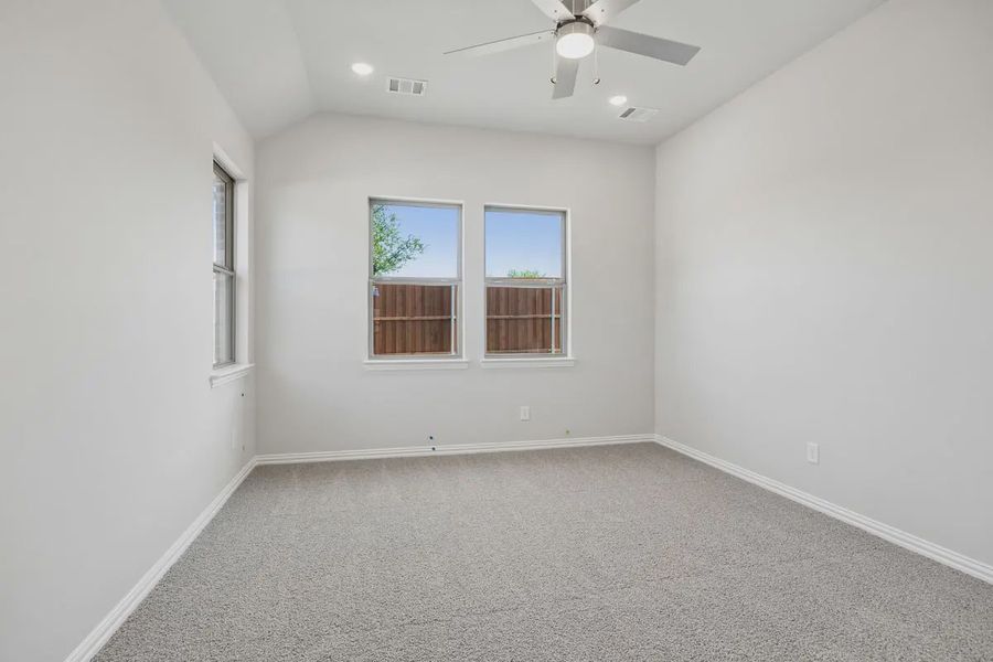 Spacious, unfurnished interior of a new home in Heartland 40's, Heartland (Image 18).
