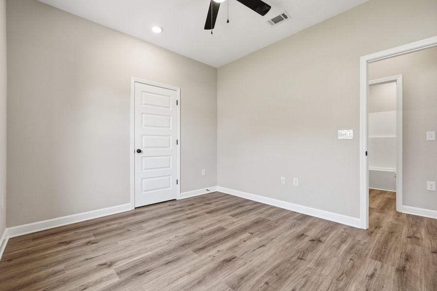 Spacious, unfurnished interior of a new home in Southern Charm, Crestview (Image 43).