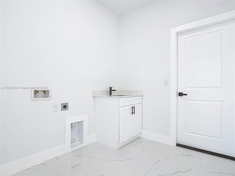 Furnished interior view inside a new home in , Lehigh Acres (Image 10). Furnished interior view inside a new home in , Lehigh Acres (Image 10).