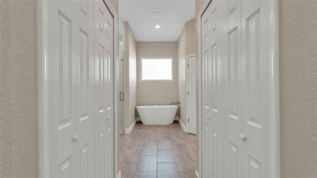 Spacious, unfurnished interior of a new home in , Lakeland (Image 20). Spacious, unfurnished interior of a new home in , Lakeland (Image 20).