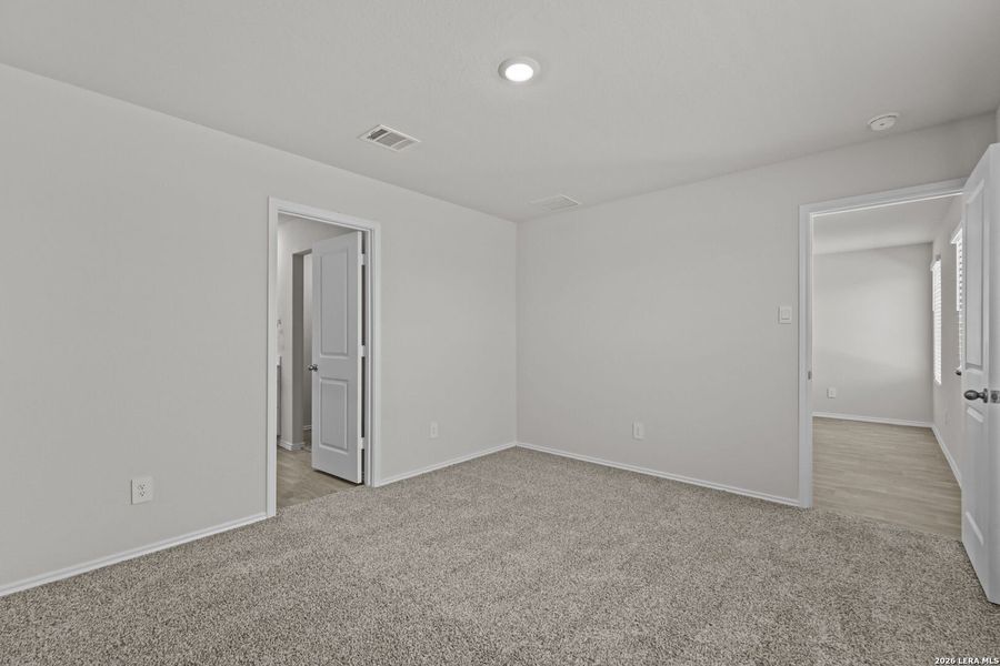 Spacious, unfurnished interior of a new home in Swenson Heights, Seguin (Image 20).