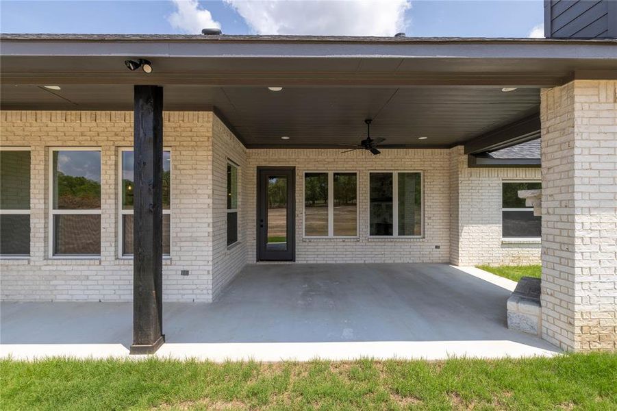 View of patio / terrace with ceiling fan