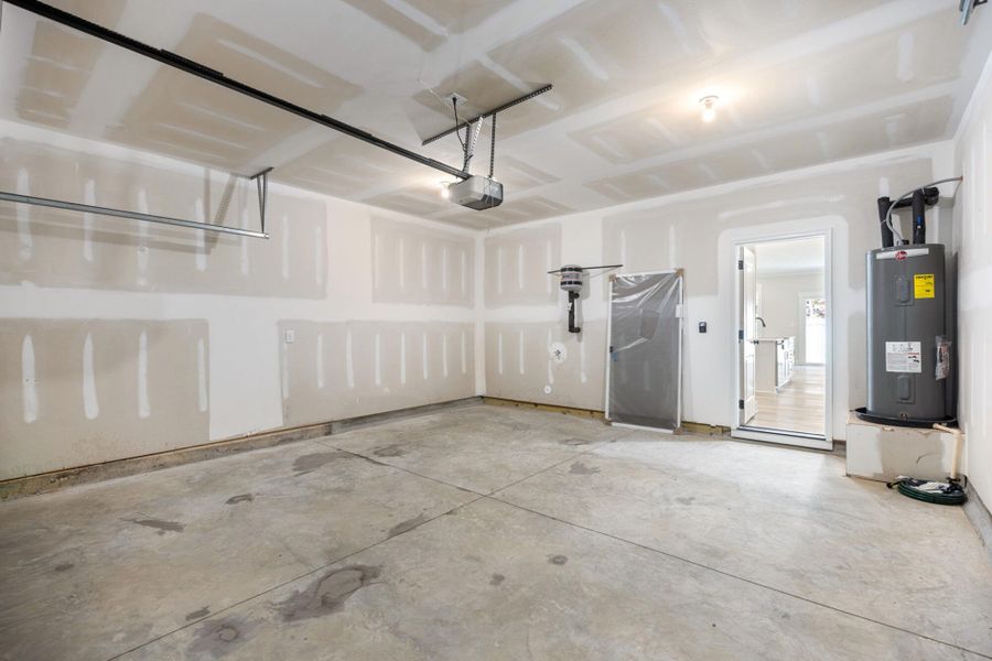 Image 40 of a home in Harbor Crossing.