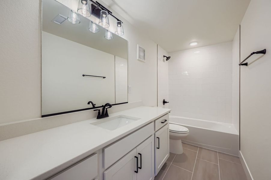 8451 Dines - Full Bathroom