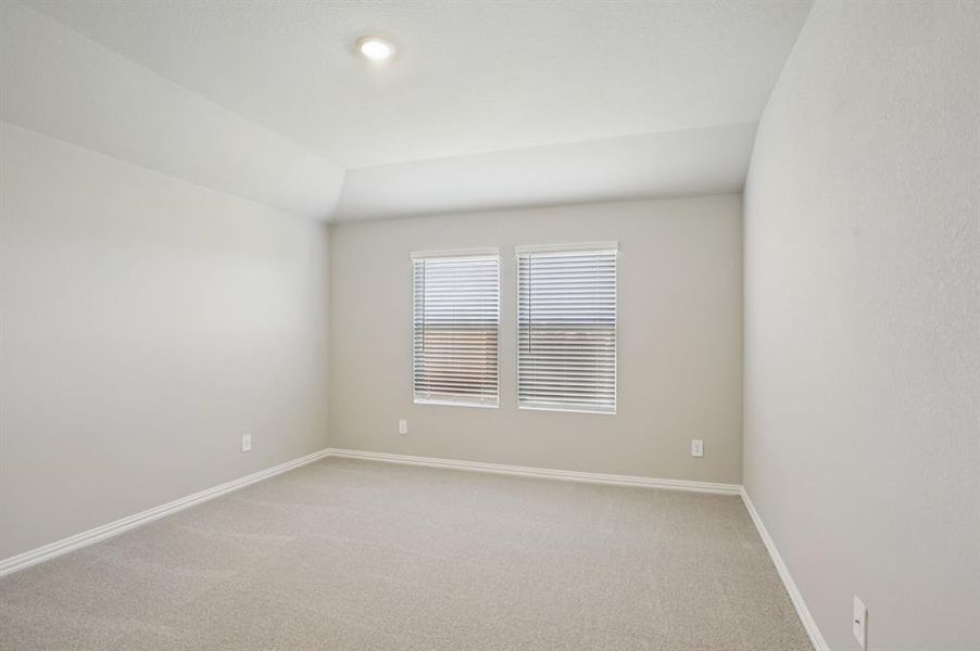 Spacious, unfurnished interior of a new home in Stonehaven, Seagoville (Image 15). Spacious, unfurnished interior of a new home in Stonehaven, Seagoville (Image 15).