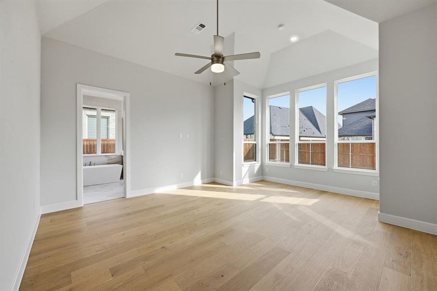 Spacious, unfurnished interior of a new home in Sandbrock Ranch, Aubrey (Image 24).