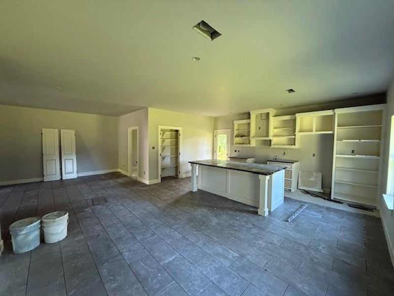 Spacious, unfurnished interior of a new home in , Angleton (Image 8).