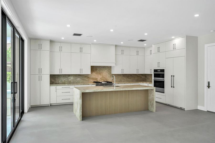 445 NE 11TH AVE-31 445 NE 11TH AVE-31