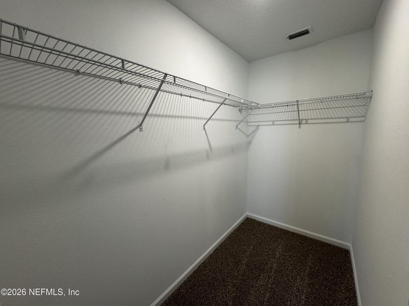 Spacious, unfurnished interior of a new home in Copes Landing, Jacksonville (Image 20).