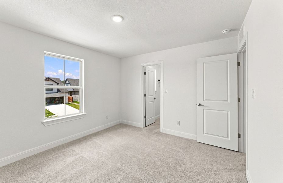 Spacious, unfurnished interior of a new home in Saddleback at Santa Rita Ranch, Liberty Hill (Image 46).