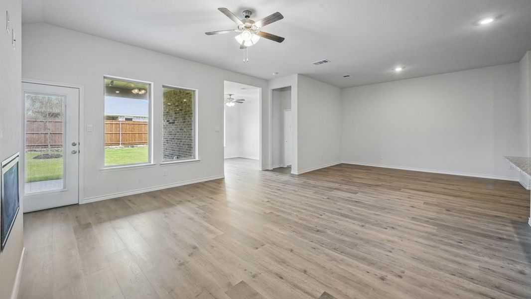 Representative unfurnished interior of a home built from the Harbour by D.R. Horton in The Woods at Lindsey Place, Anna (Image 11).