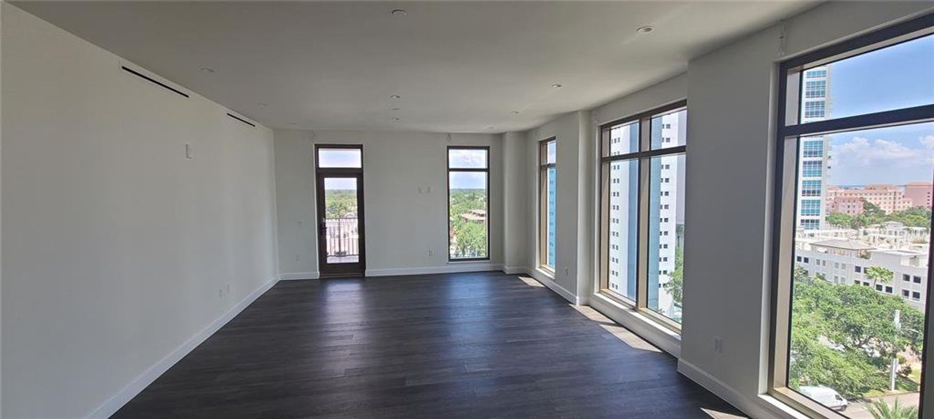 Spacious, unfurnished interior of a new home in , St. Petersburg (Image 31). Spacious, unfurnished interior of a new home in , St. Petersburg (Image 31).
