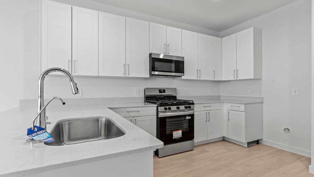Furnished interior view inside a new home in Lexington Village, Missouri City (Image 20). Furnished interior view inside a new home in Lexington Village, Missouri City (Image 20).