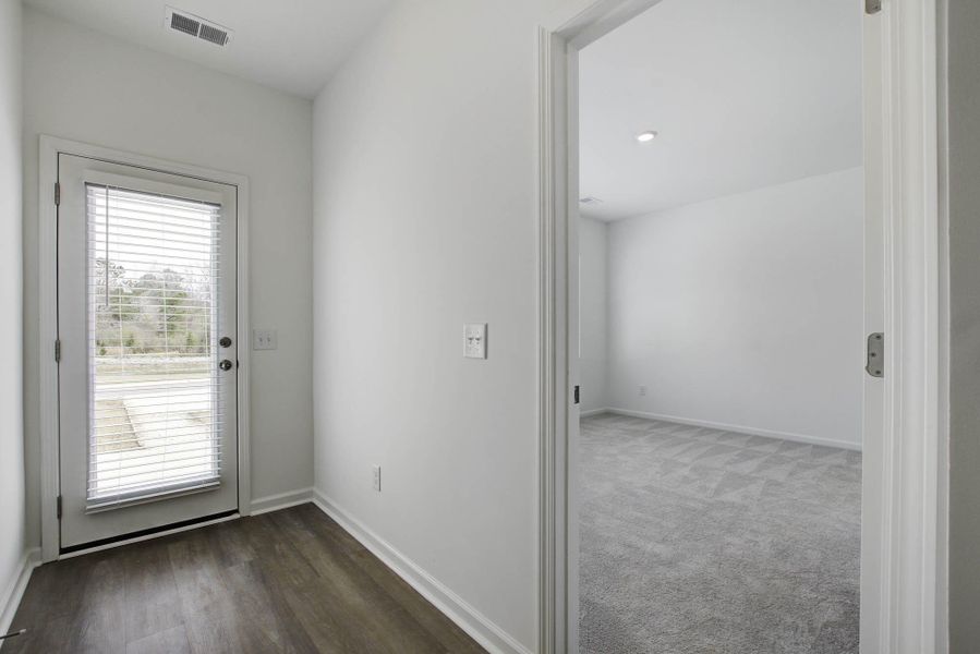 Spacious, unfurnished interior of a new home in , Summerville (Image 19).
