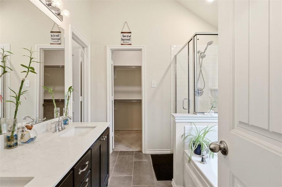Furnished interior view inside a new home in , Glenn Heights (Image 7).
