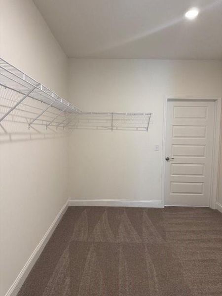 Spacious, unfurnished interior of a new home in Cooper's Walk, Loganville (Image 7).