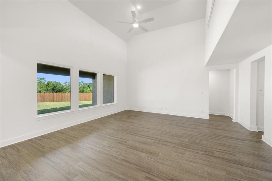 701 Iris- Living Room-1 701 Iris- Living Room-1