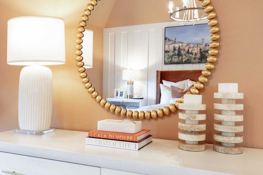 Representative furnished interior of a home built from the Monet-SS by Highland Homes in Lariat, Liberty Hill (Image 39).