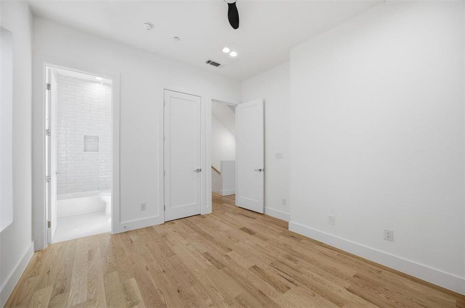 Spacious, unfurnished interior of a new home in , Dallas (Image 16).