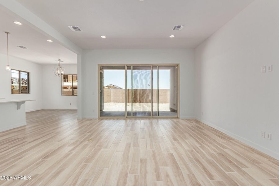 06 - Saddle 06 - Saddle