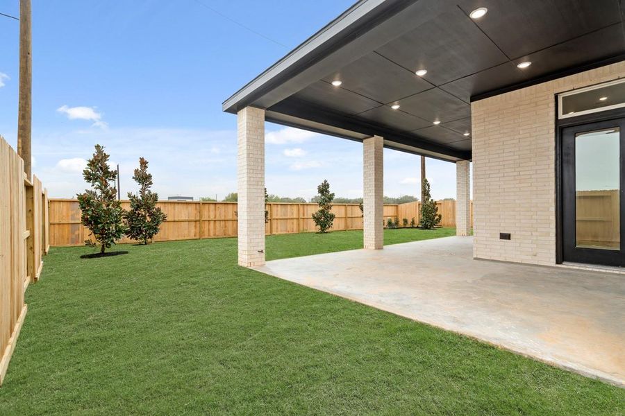 Exterior details and patio area of a home in Jordan Ranch, Fulshear (Image 3).