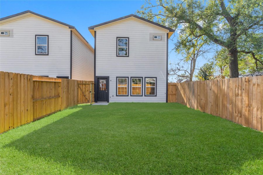 Exterior details and patio area of a home in , Houston (Image 4).