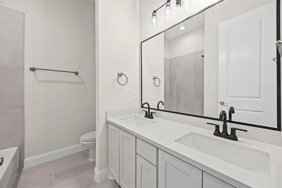 Furnished interior view inside a new home in Waterfall Ranch - 1 Acre Lots, Waxahachie (Image 12). Furnished interior view inside a new home in Waterfall Ranch - 1 Acre Lots, Waxahachie (Image 12).