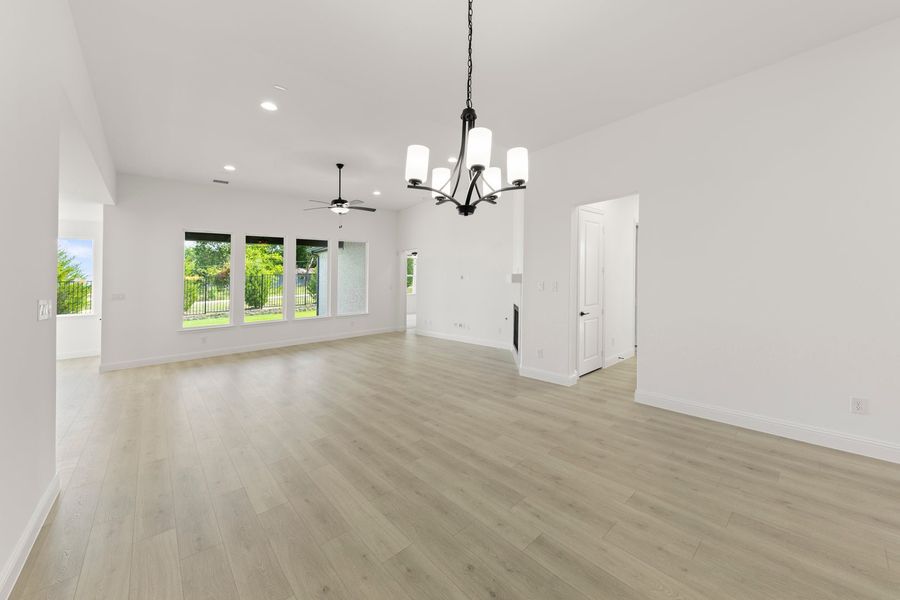 Spacious, unfurnished interior of a new home in Nelson Lake Estates, Rockwall (Image 23). Spacious, unfurnished interior of a new home in Nelson Lake Estates, Rockwall (Image 23).