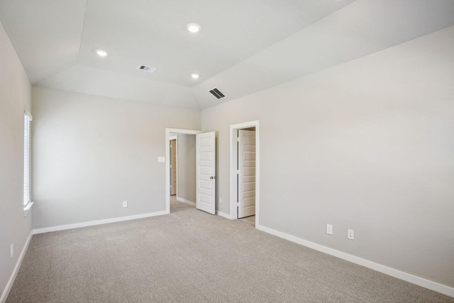 Spacious, unfurnished interior of a new home in Spring Brook Village - City Series, Houston (Image 25).