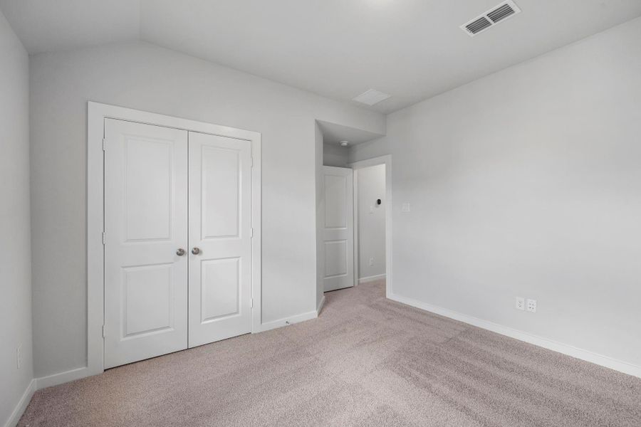 Spacious, unfurnished interior of a new home in Sienna 45', 50', Missouri City (Image 26). Spacious, unfurnished interior of a new home in Sienna 45', 50', Missouri City (Image 26).