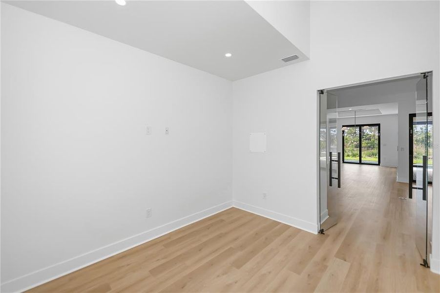 Spacious, unfurnished interior of a new home in , Port Charlotte (Image 28). Spacious, unfurnished interior of a new home in , Port Charlotte (Image 28).
